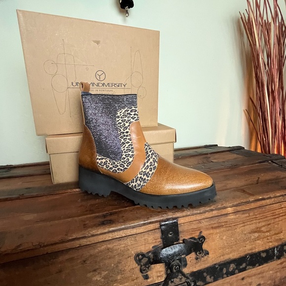 Unity in Diversity Camo Animal Print Combo Bootie Sz 39 New With Box - Picture 6 of 12